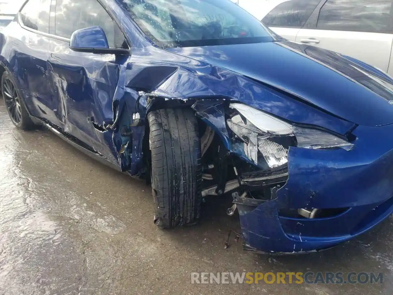 9 Photograph of a damaged car 5YJYGDEE2MF096523 TESLA MODEL Y 2021