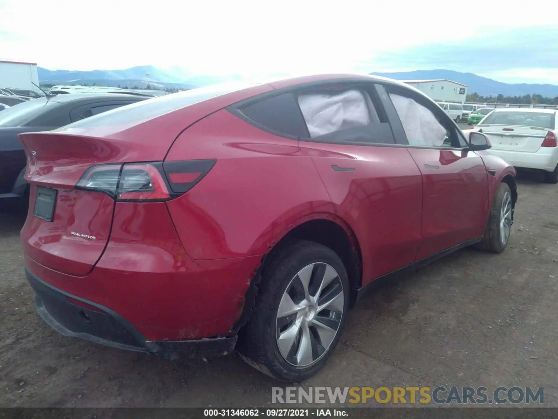 4 Photograph of a damaged car 5YJYGDEE2MF124837 TESLA MODEL Y 2021