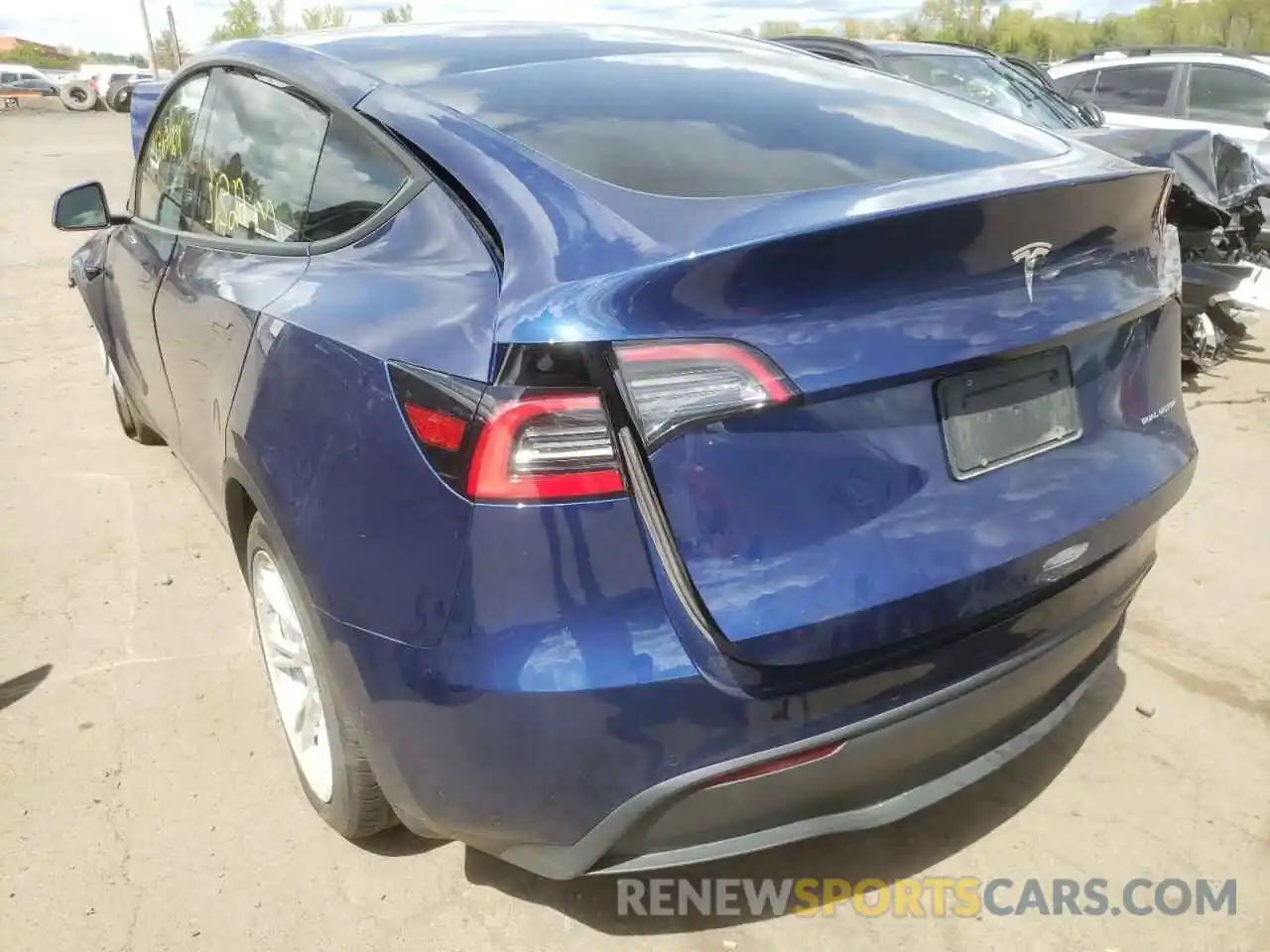 3 Photograph of a damaged car 5YJYGDEE2MF131156 TESLA MODEL Y 2021