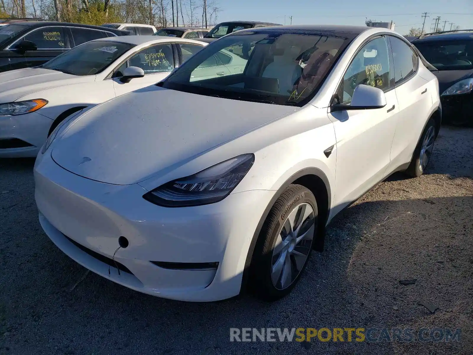 2 Photograph of a damaged car 5YJYGDEE2MF134798 TESLA MODEL Y 2021