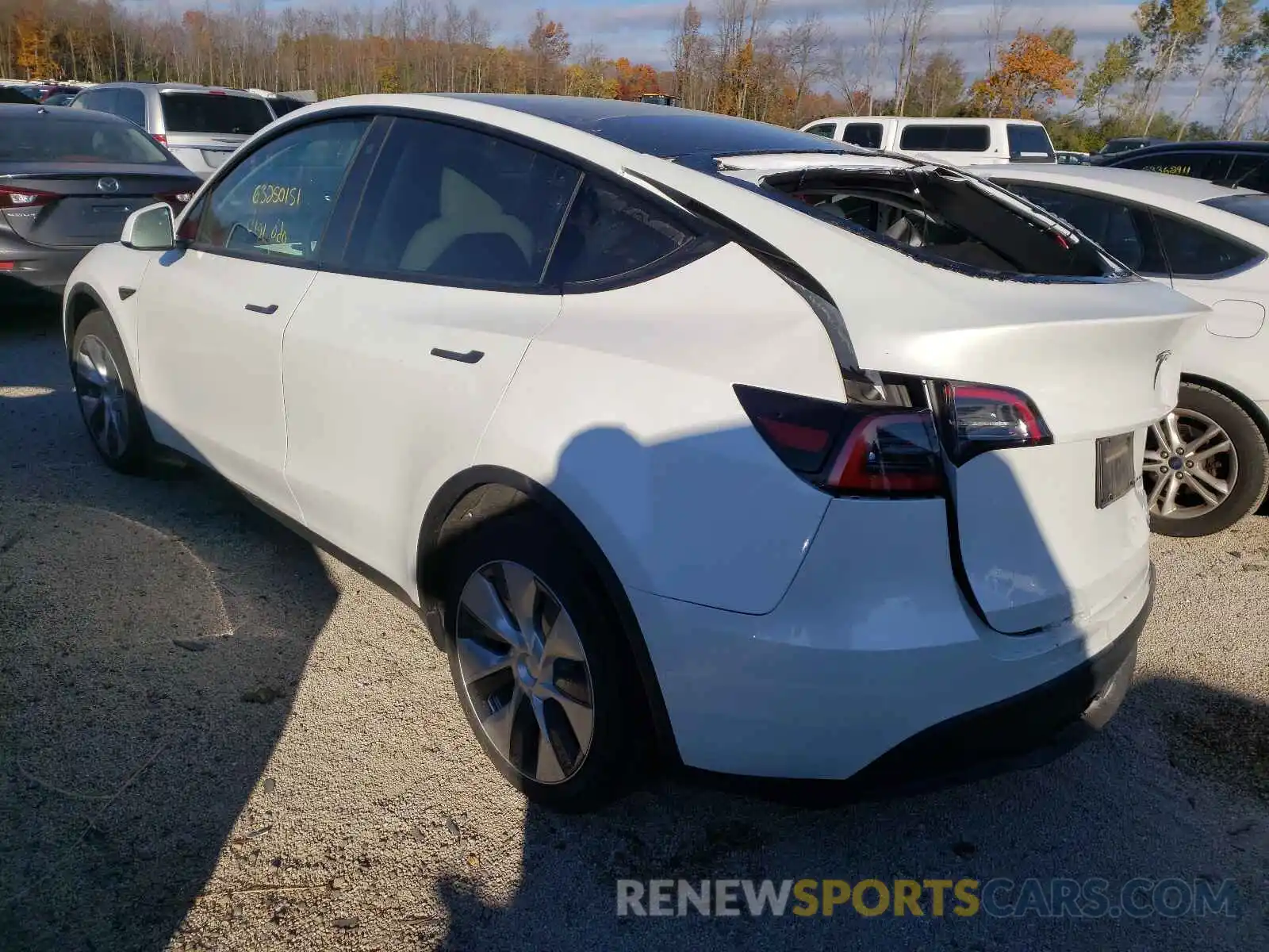 3 Photograph of a damaged car 5YJYGDEE2MF134798 TESLA MODEL Y 2021