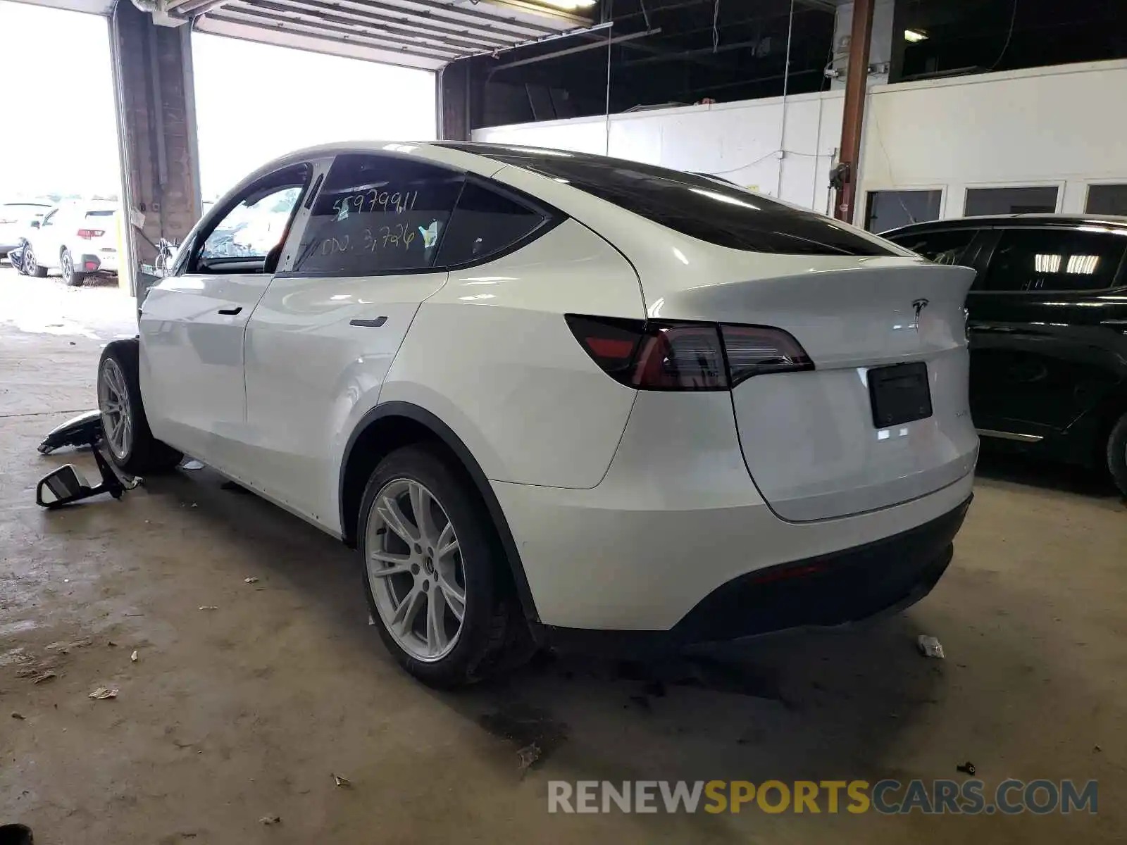 3 Photograph of a damaged car 5YJYGDEE2MF145784 TESLA MODEL Y 2021