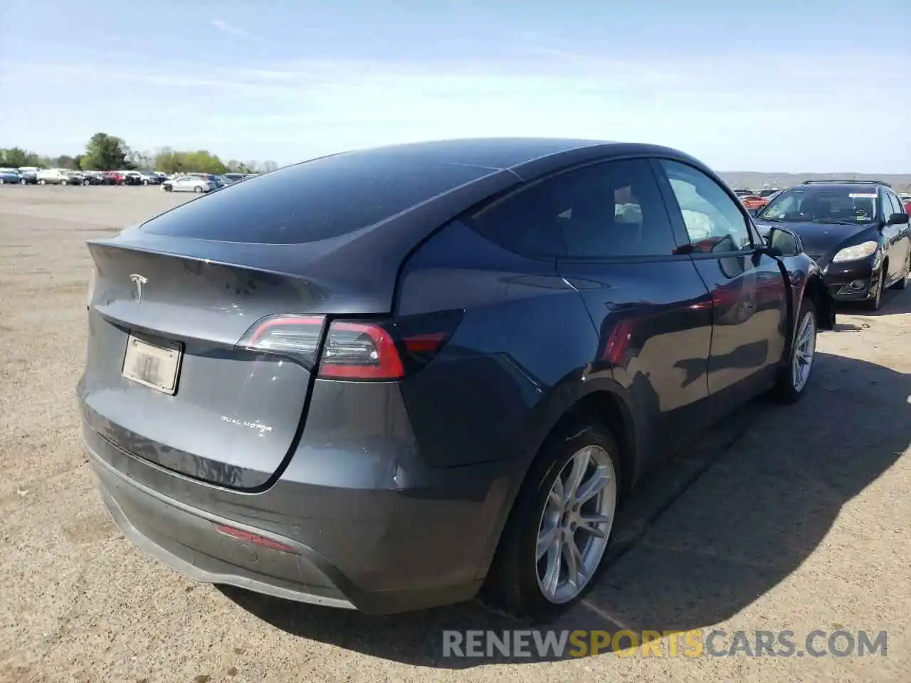 4 Photograph of a damaged car 5YJYGDEE2MF146322 TESLA MODEL Y 2021