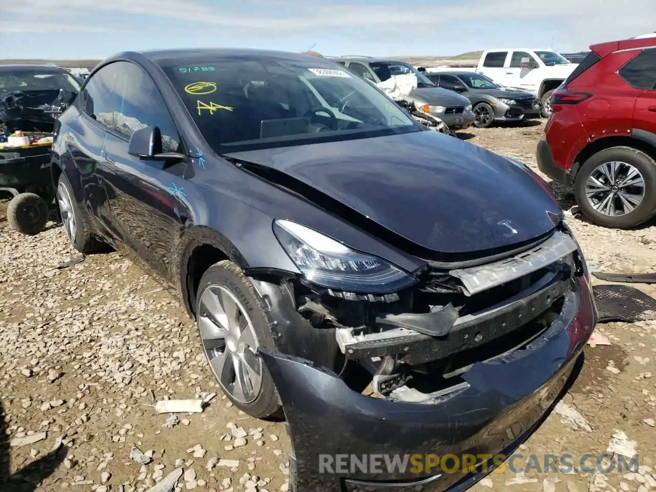 1 Photograph of a damaged car 5YJYGDEE2MF153125 TESLA MODEL Y 2021