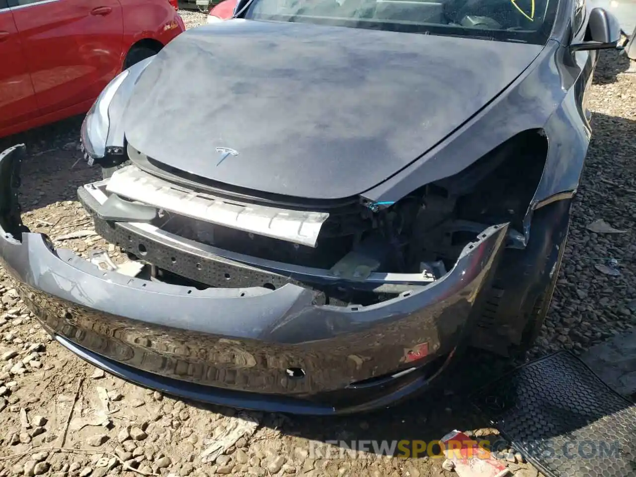 9 Photograph of a damaged car 5YJYGDEE2MF153125 TESLA MODEL Y 2021