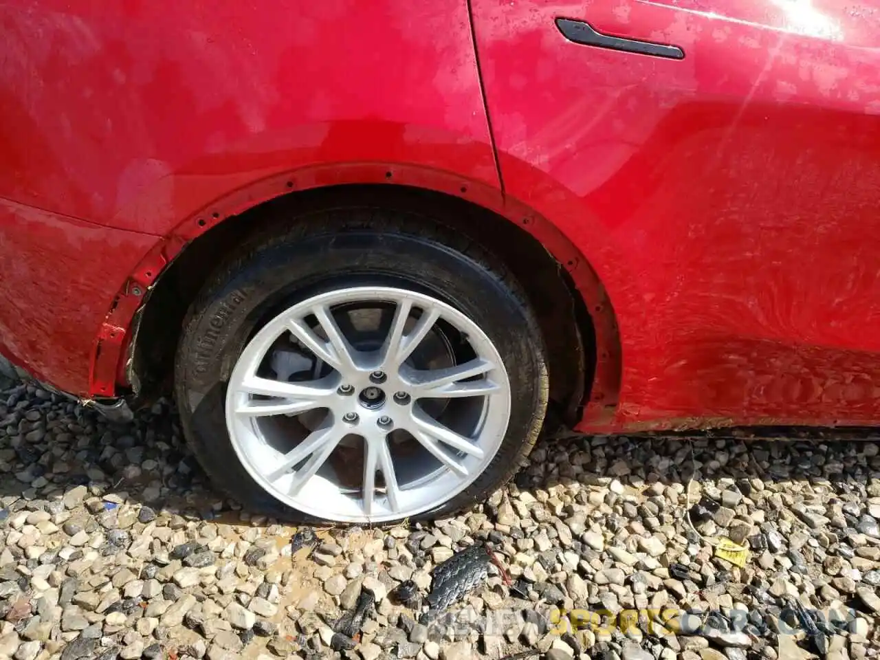 9 Photograph of a damaged car 5YJYGDEE2MF153142 TESLA MODEL Y 2021