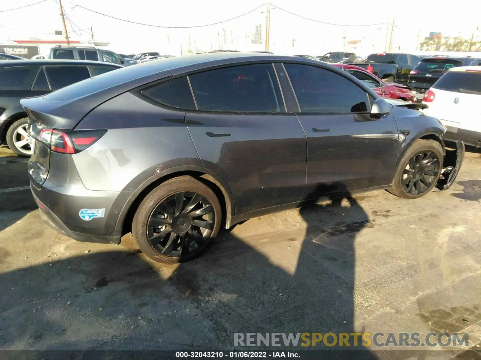 4 Photograph of a damaged car 5YJYGDEE2MF159491 TESLA MODEL Y 2021