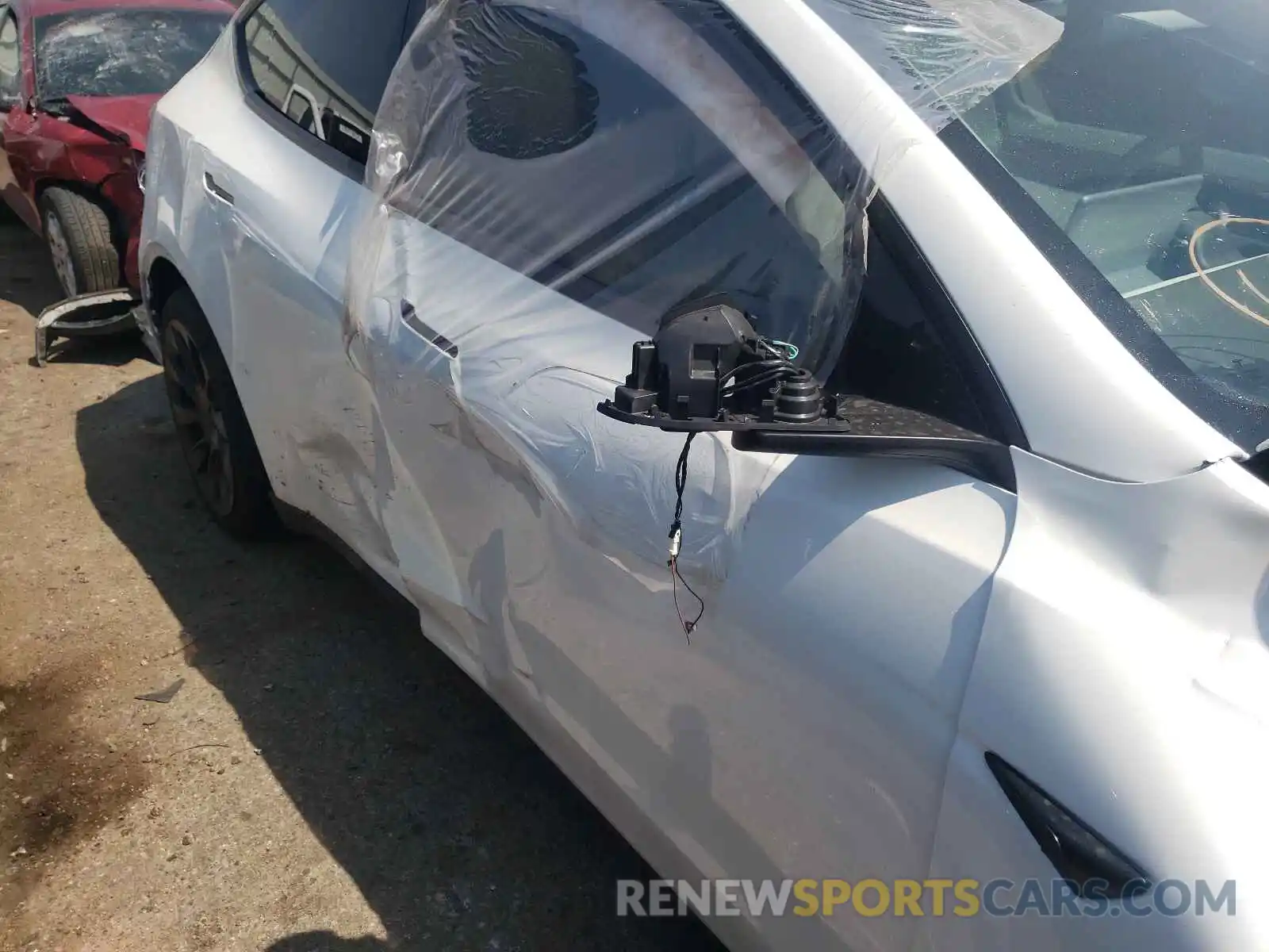 9 Photograph of a damaged car 5YJYGDEE2MF186772 TESLA MODEL Y 2021