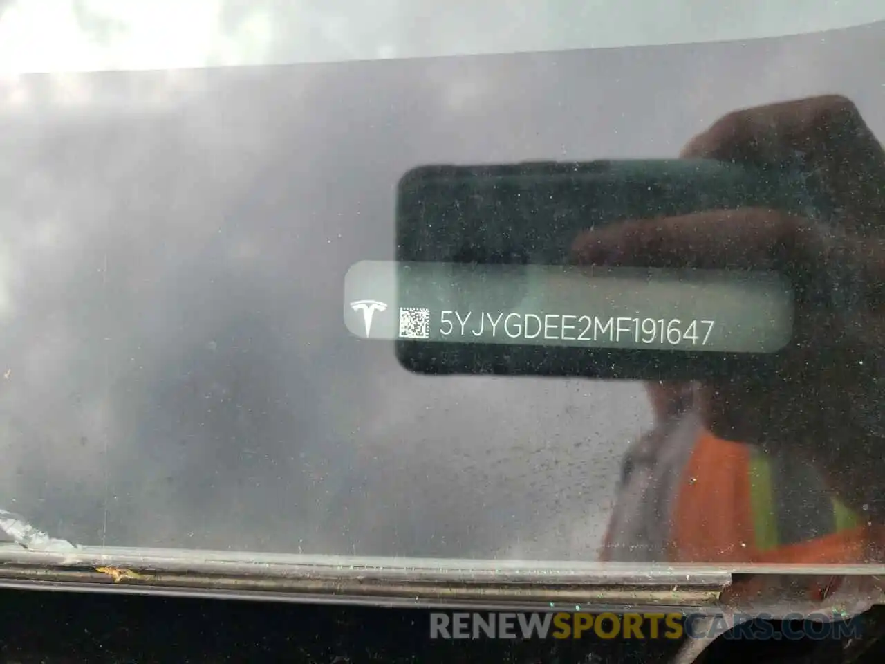 10 Photograph of a damaged car 5YJYGDEE2MF191647 TESLA MODEL Y 2021