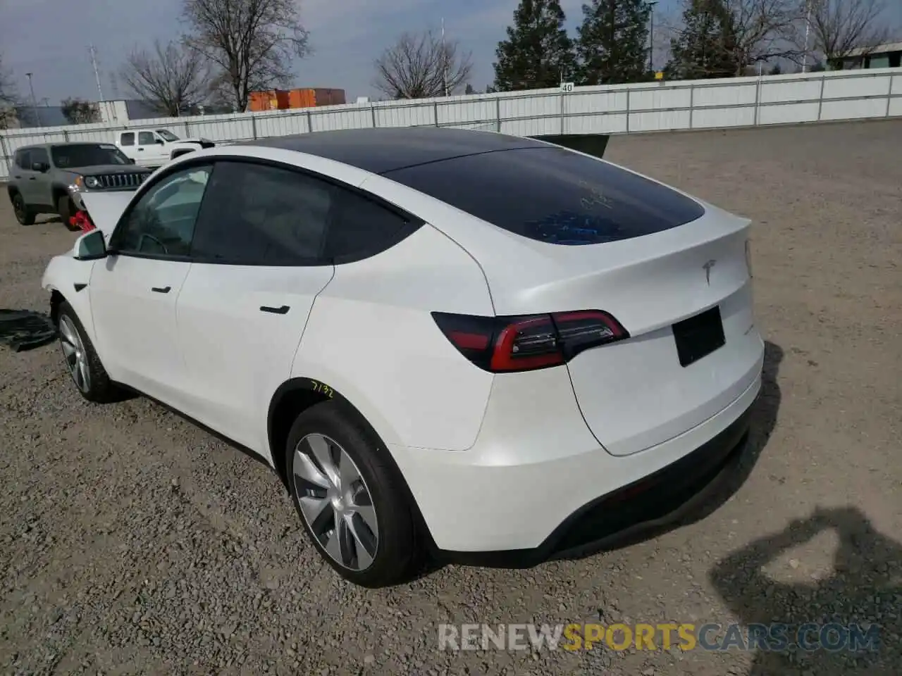 3 Photograph of a damaged car 5YJYGDEE2MF191857 TESLA MODEL Y 2021