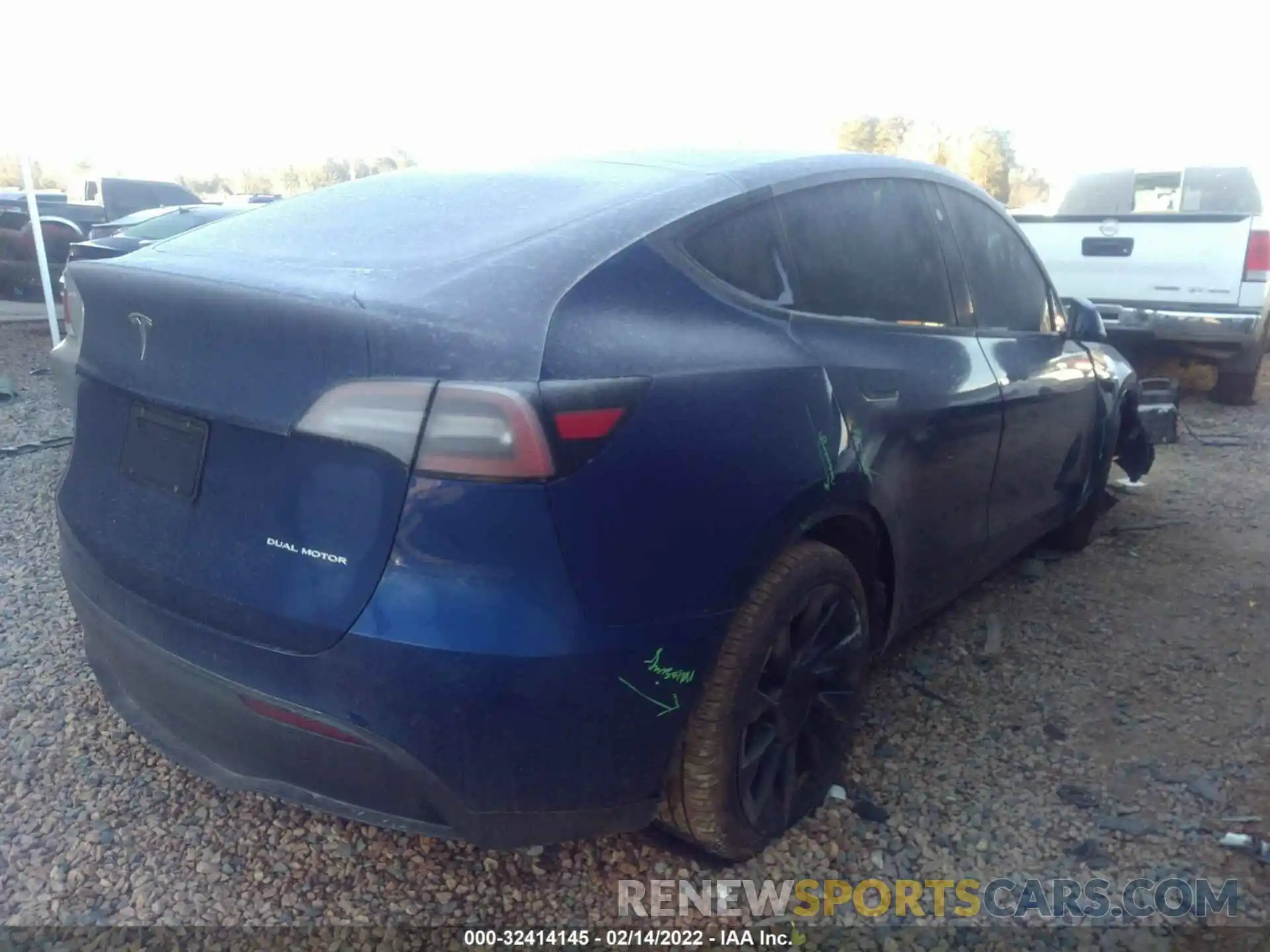 4 Photograph of a damaged car 5YJYGDEE2MF195469 TESLA MODEL Y 2021