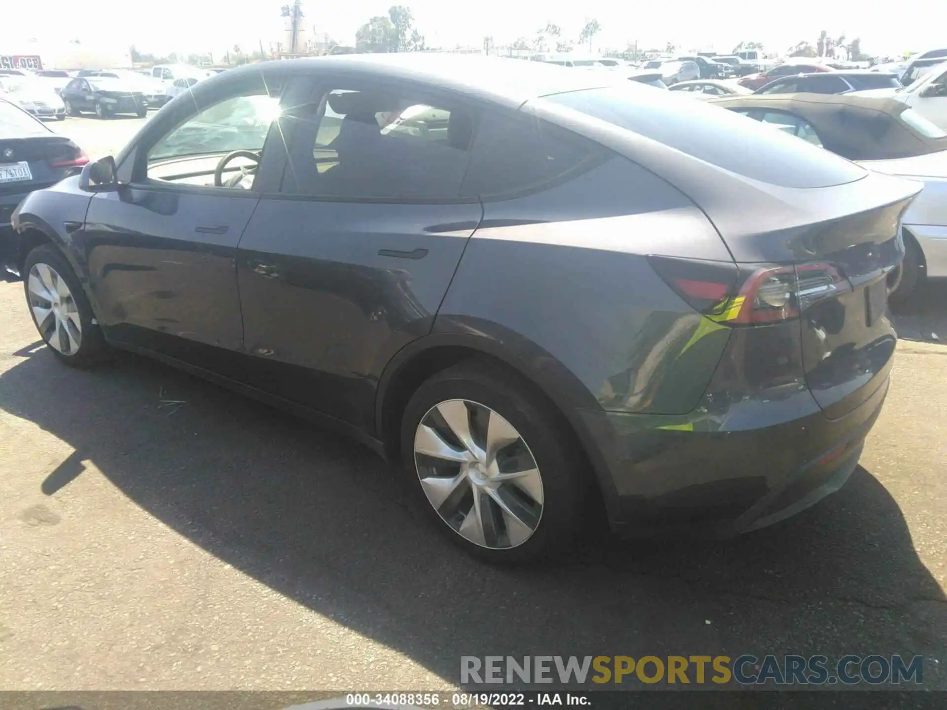 3 Photograph of a damaged car 5YJYGDEE2MF218202 TESLA MODEL Y 2021