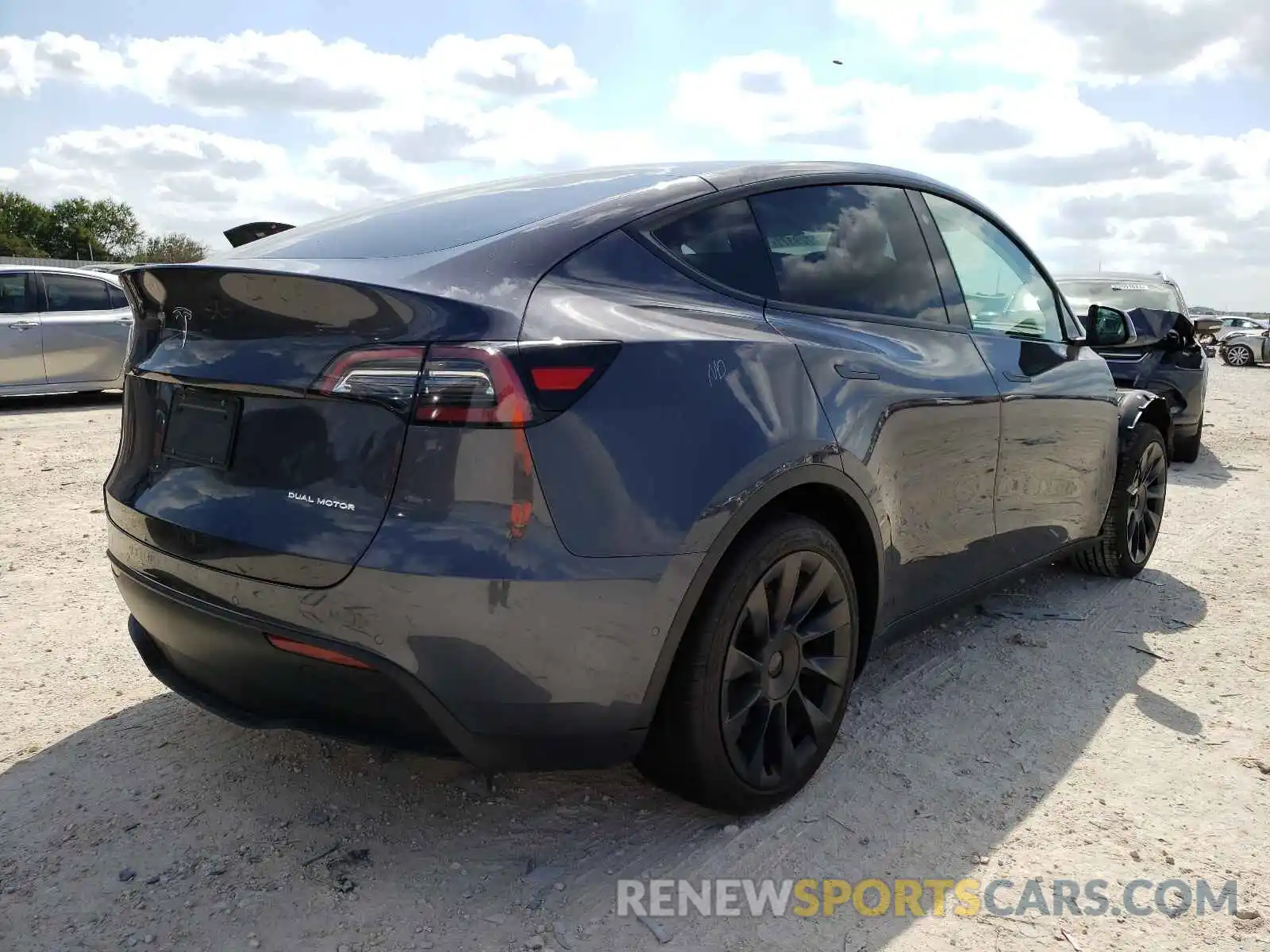 4 Фотография поврежденного автомобиля 5YJYGDEE2MF228504 TESLA MODEL Y 2021