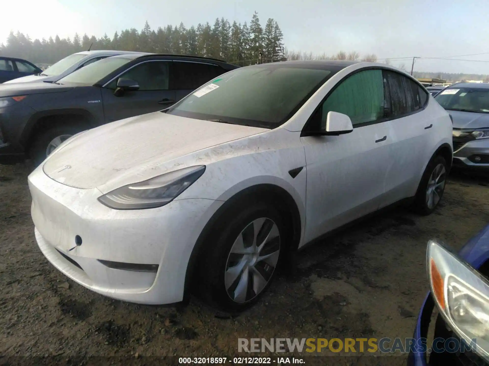 2 Photograph of a damaged car 5YJYGDEE2MF233251 TESLA MODEL Y 2021