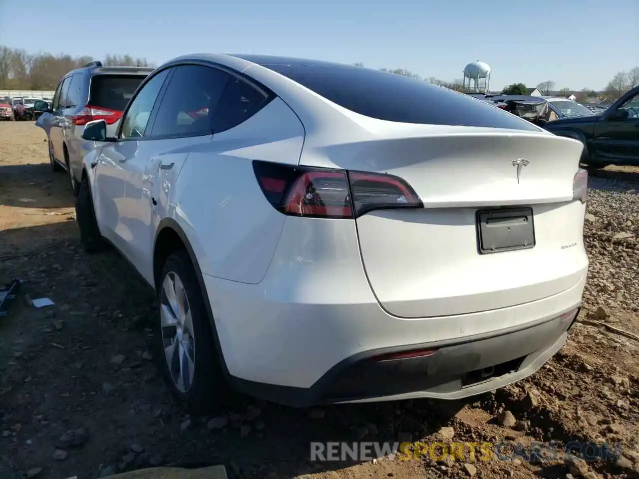 3 Photograph of a damaged car 5YJYGDEE2MF243679 TESLA MODEL Y 2021