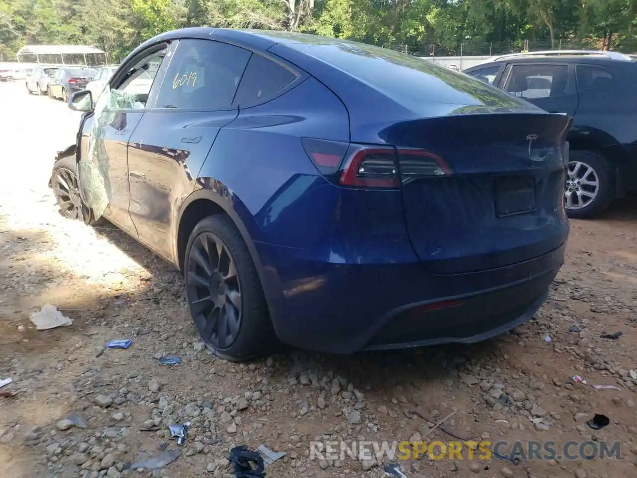 3 Photograph of a damaged car 5YJYGDEE2MF246890 TESLA MODEL Y 2021