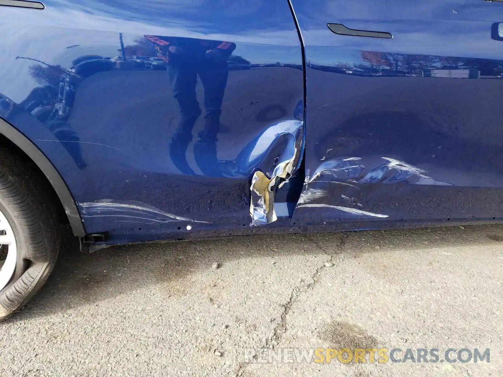 9 Photograph of a damaged car 5YJYGDEE2MF255945 TESLA MODEL Y 2021