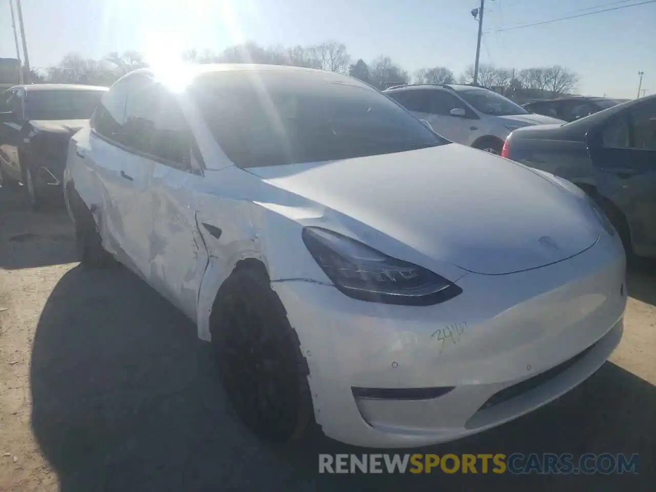 1 Photograph of a damaged car 5YJYGDEE2MF257419 TESLA MODEL Y 2021