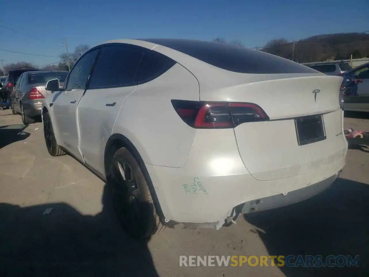 3 Photograph of a damaged car 5YJYGDEE2MF257419 TESLA MODEL Y 2021