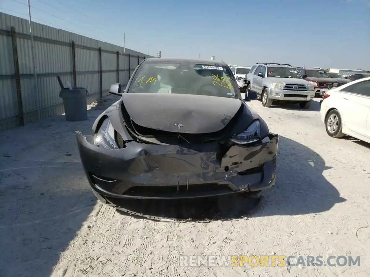 9 Photograph of a damaged car 5YJYGDEE2MF262409 TESLA MODEL Y 2021