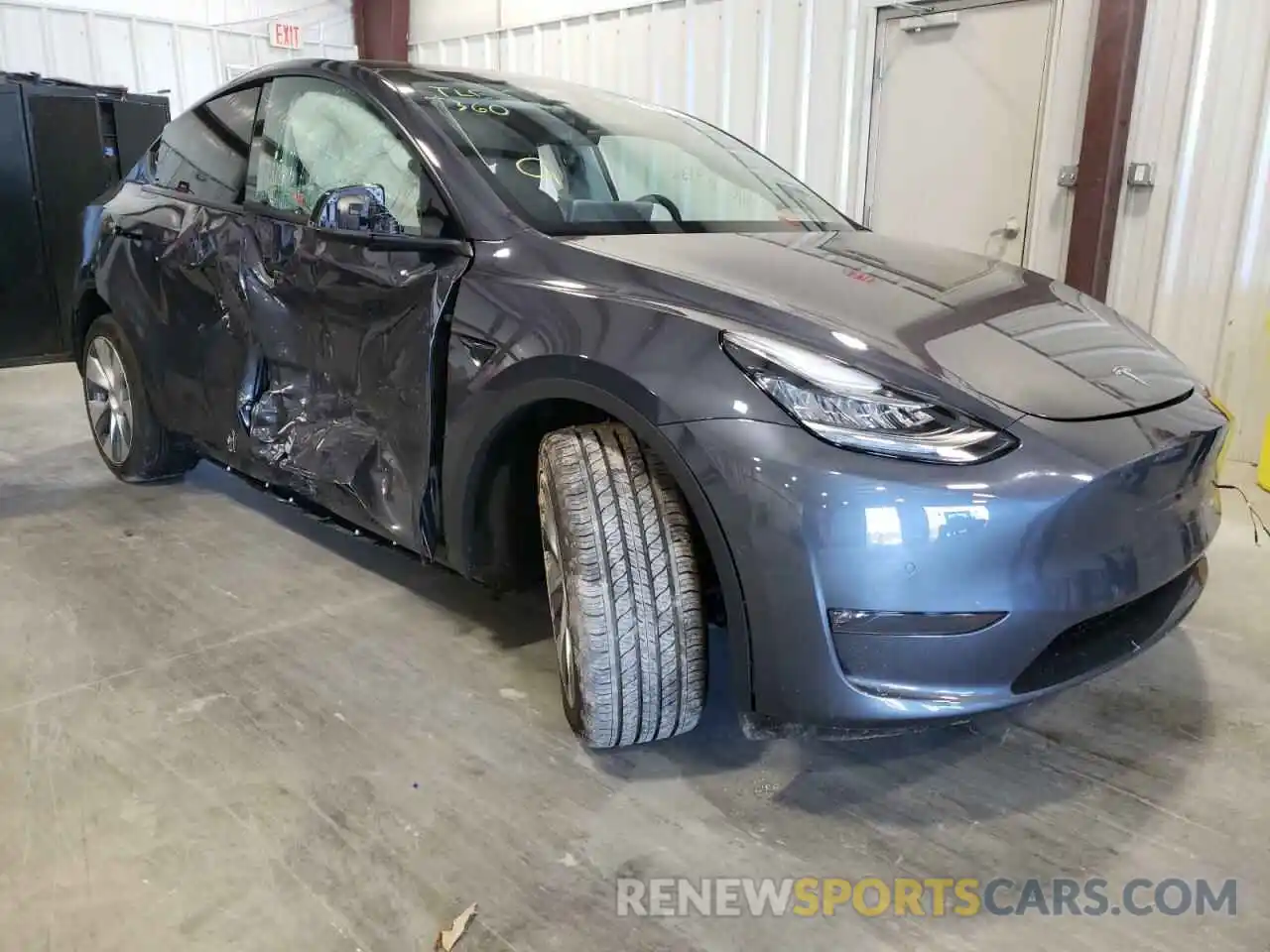 1 Photograph of a damaged car 5YJYGDEE2MF263835 TESLA MODEL Y 2021