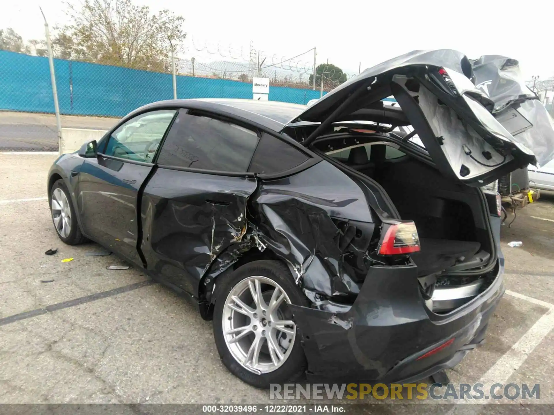 3 Photograph of a damaged car 5YJYGDEE2MF263852 TESLA MODEL Y 2021