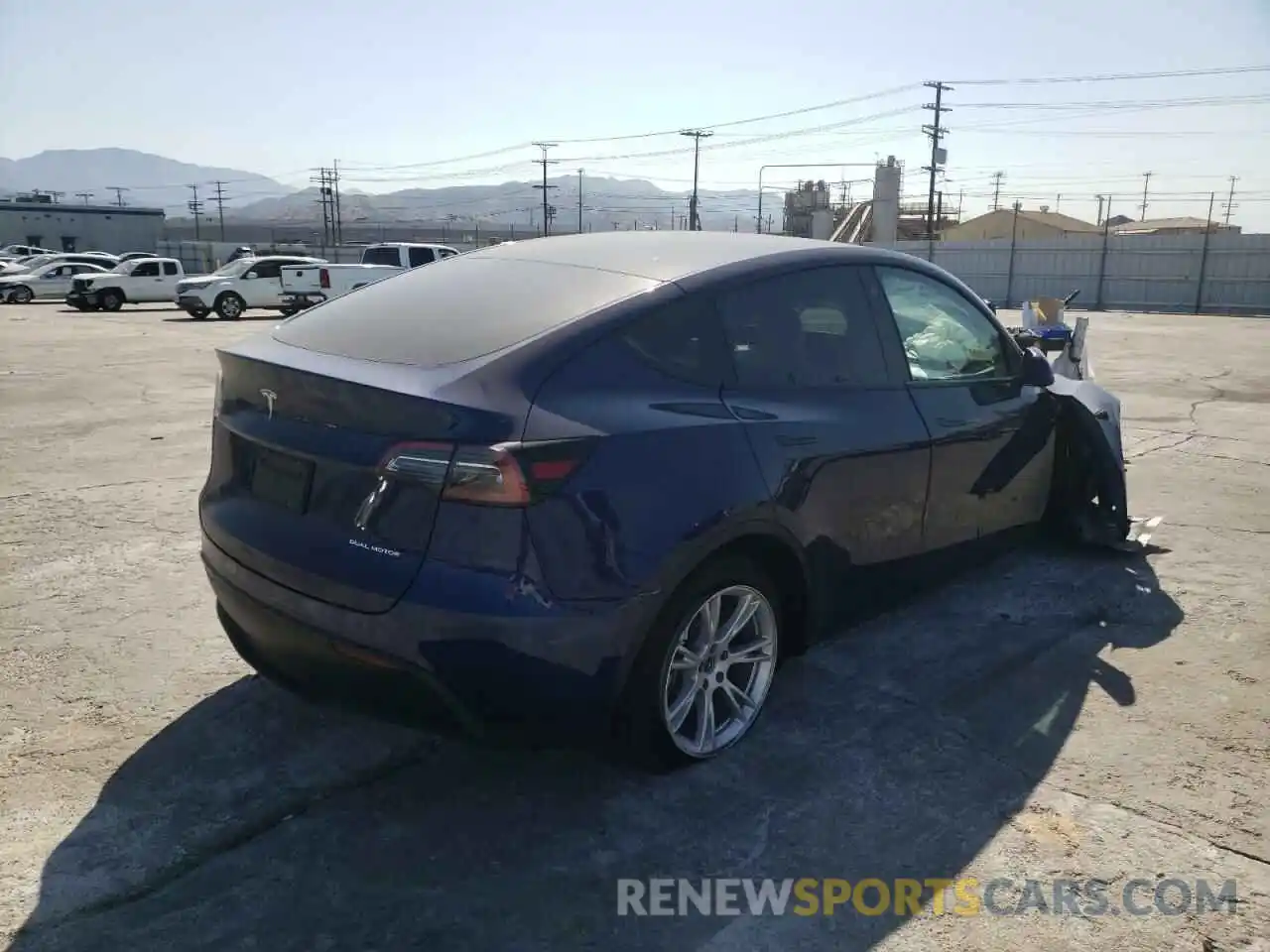 4 Photograph of a damaged car 5YJYGDEE2MF273989 TESLA MODEL Y 2021