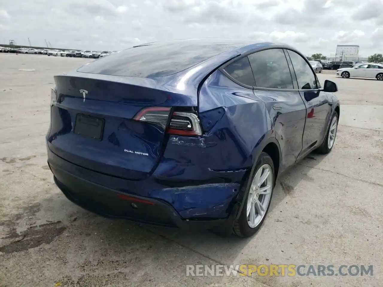 4 Photograph of a damaged car 5YJYGDEE2MF288489 TESLA MODEL Y 2021