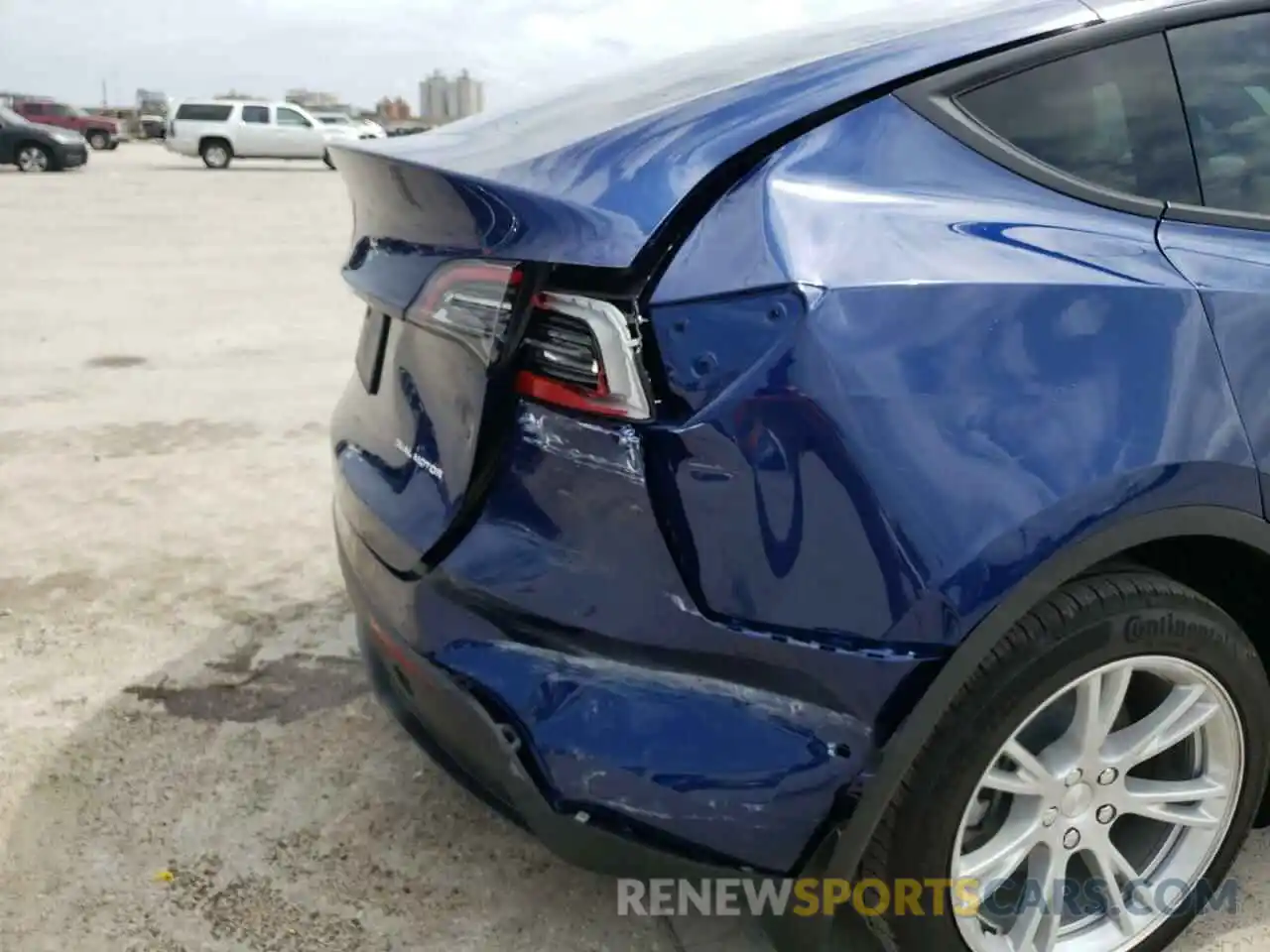 9 Photograph of a damaged car 5YJYGDEE2MF288489 TESLA MODEL Y 2021