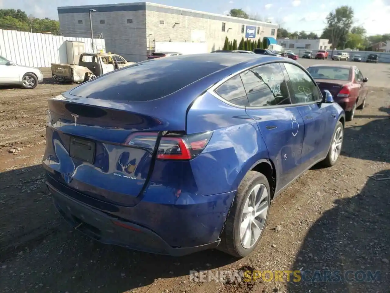 4 Фотография поврежденного автомобиля 5YJYGDEE3MF063711 TESLA MODEL Y 2021