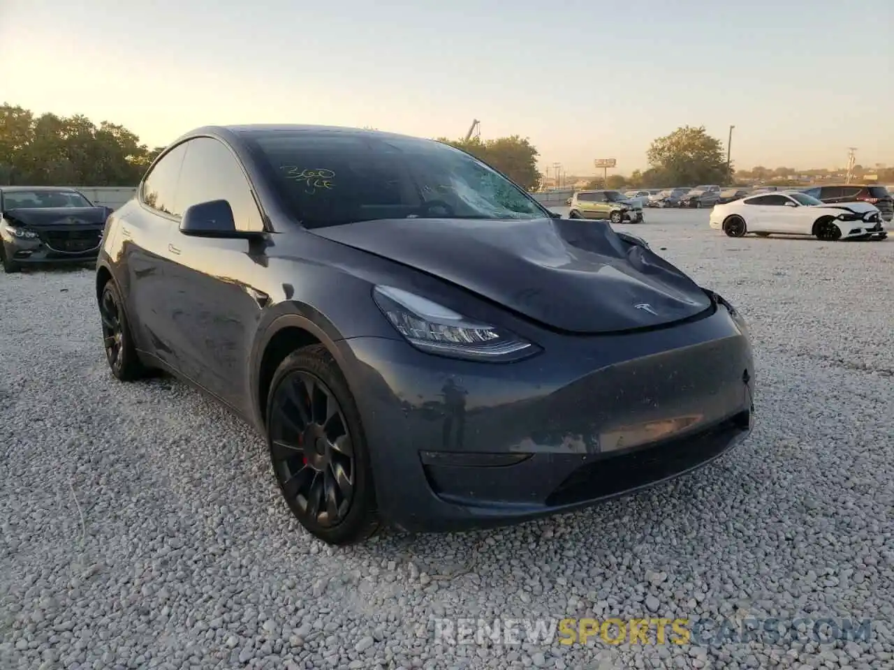 1 Photograph of a damaged car 5YJYGDEE3MF064759 TESLA MODEL Y 2021