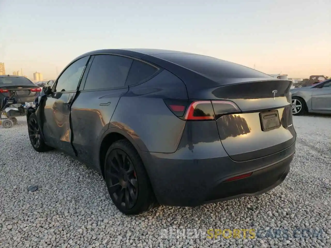 3 Photograph of a damaged car 5YJYGDEE3MF064759 TESLA MODEL Y 2021