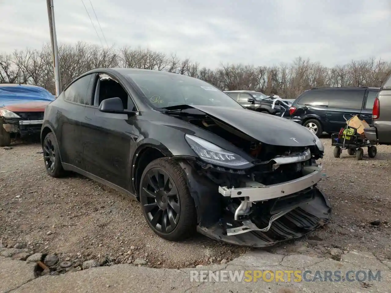 1 Photograph of a damaged car 5YJYGDEE3MF065085 TESLA MODEL Y 2021