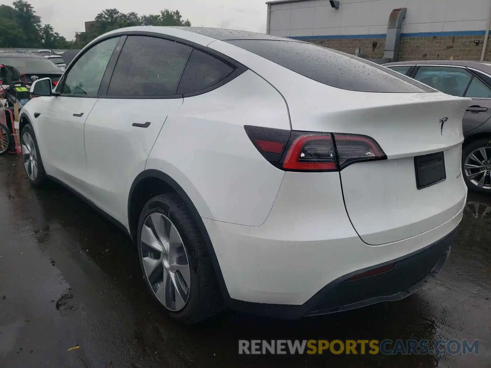 3 Photograph of a damaged car 5YJYGDEE3MF065569 TESLA MODEL Y 2021