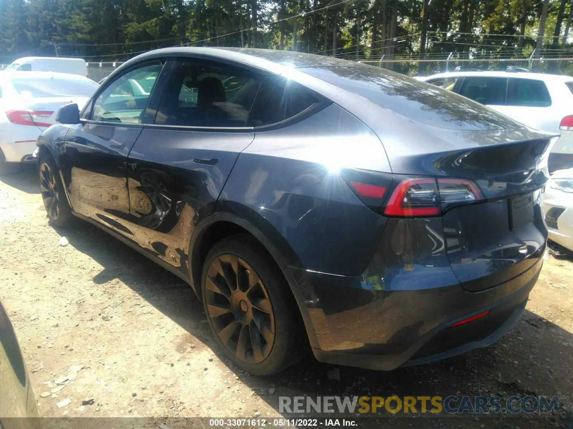 3 Photograph of a damaged car 5YJYGDEE3MF073817 TESLA MODEL Y 2021