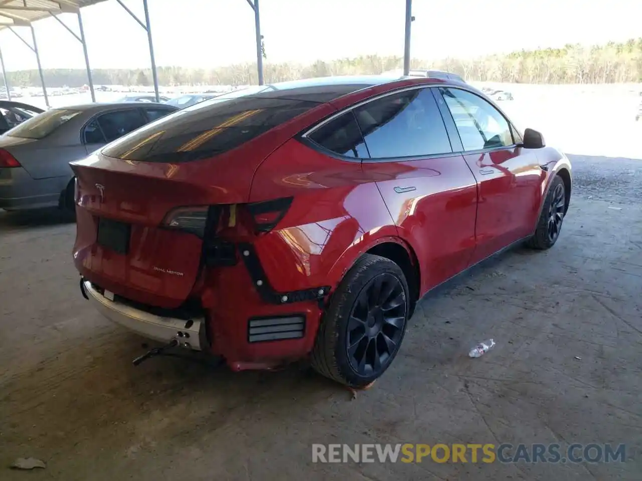 4 Photograph of a damaged car 5YJYGDEE3MF074661 TESLA MODEL Y 2021