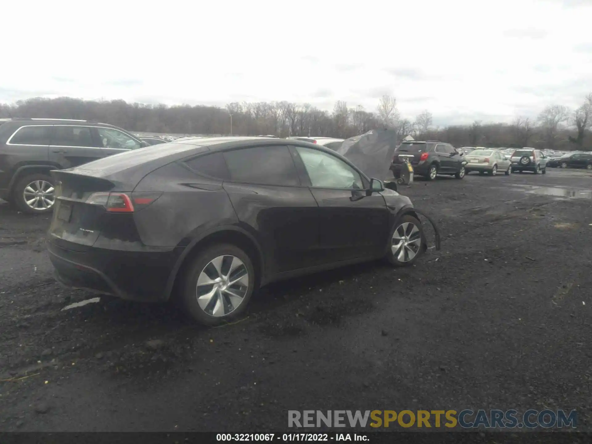 4 Photograph of a damaged car 5YJYGDEE3MF075681 TESLA MODEL Y 2021