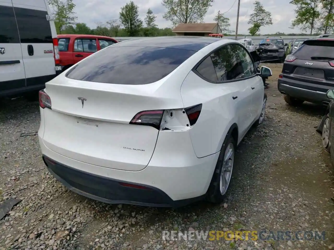 4 Photograph of a damaged car 5YJYGDEE3MF077706 TESLA MODEL Y 2021