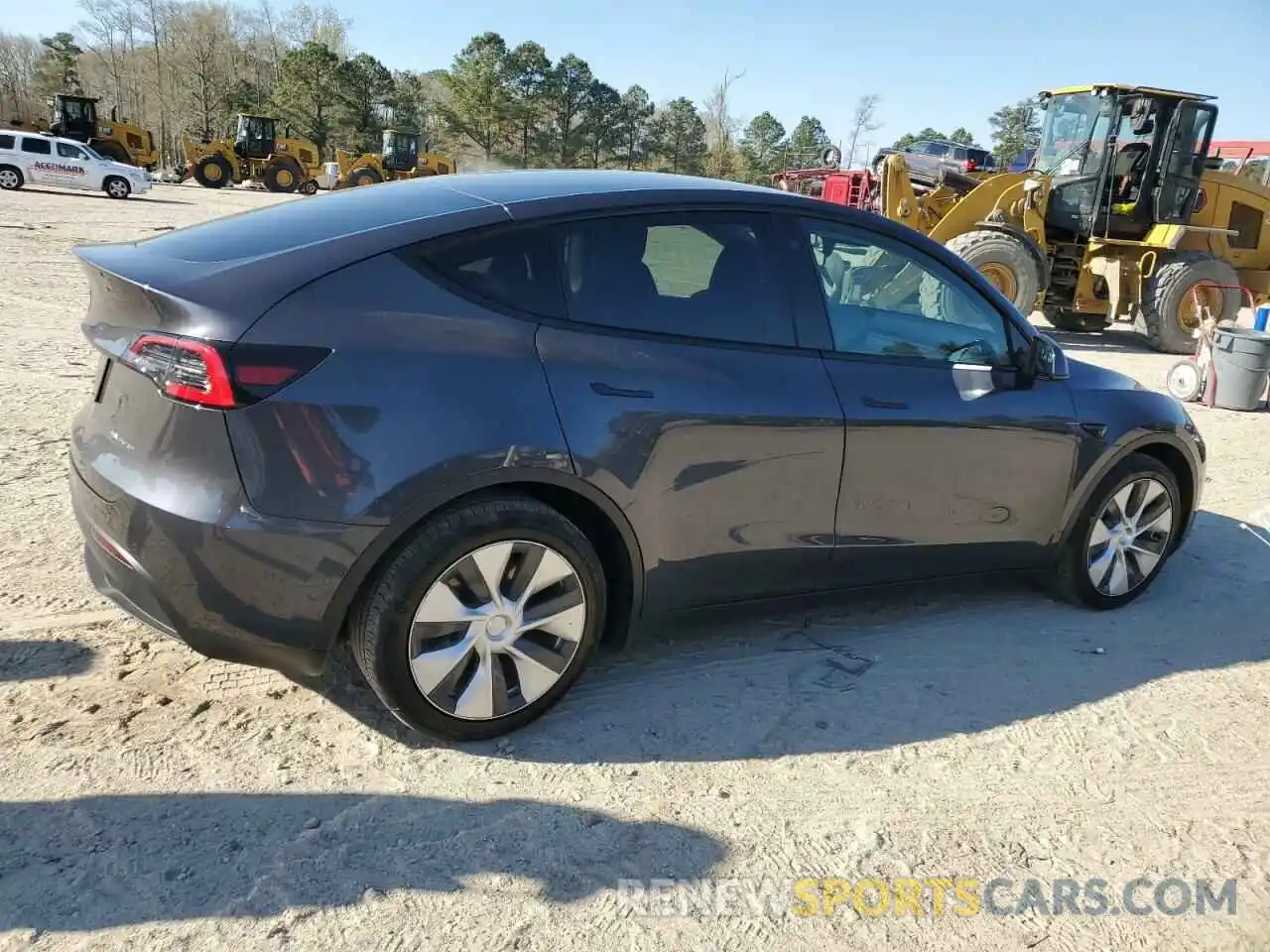 3 Photograph of a damaged car 5YJYGDEE3MF085899 TESLA MODEL Y 2021