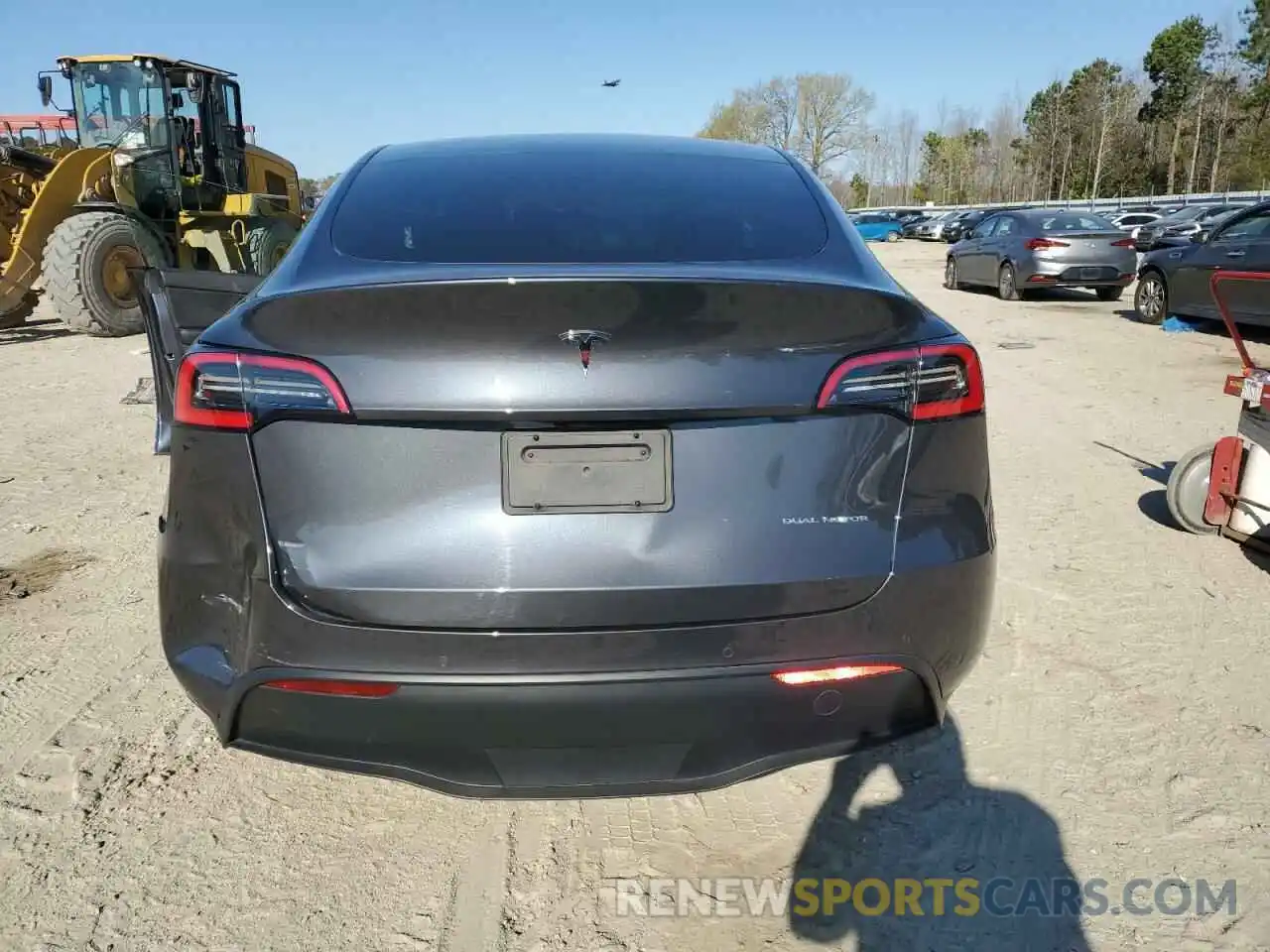 6 Photograph of a damaged car 5YJYGDEE3MF085899 TESLA MODEL Y 2021