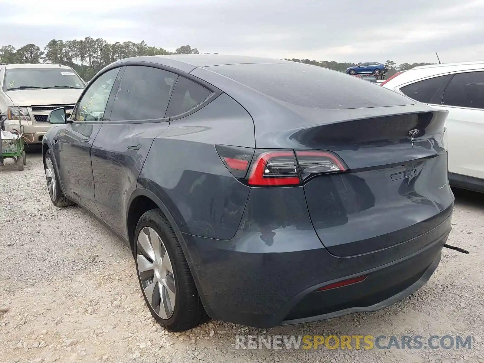 3 Photograph of a damaged car 5YJYGDEE3MF088706 TESLA MODEL Y 2021