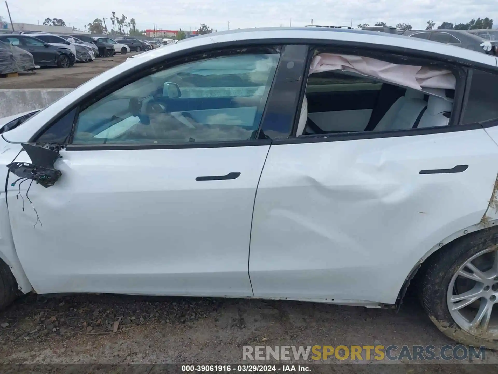 13 Photograph of a damaged car 5YJYGDEE3MF090939 TESLA MODEL Y 2021