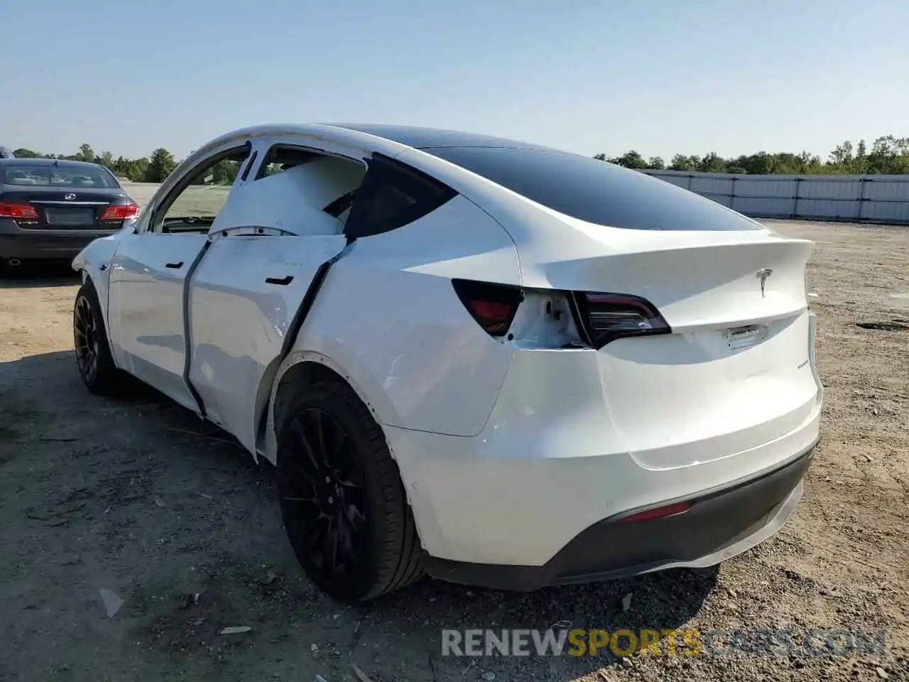 3 Photograph of a damaged car 5YJYGDEE3MF092612 TESLA MODEL Y 2021