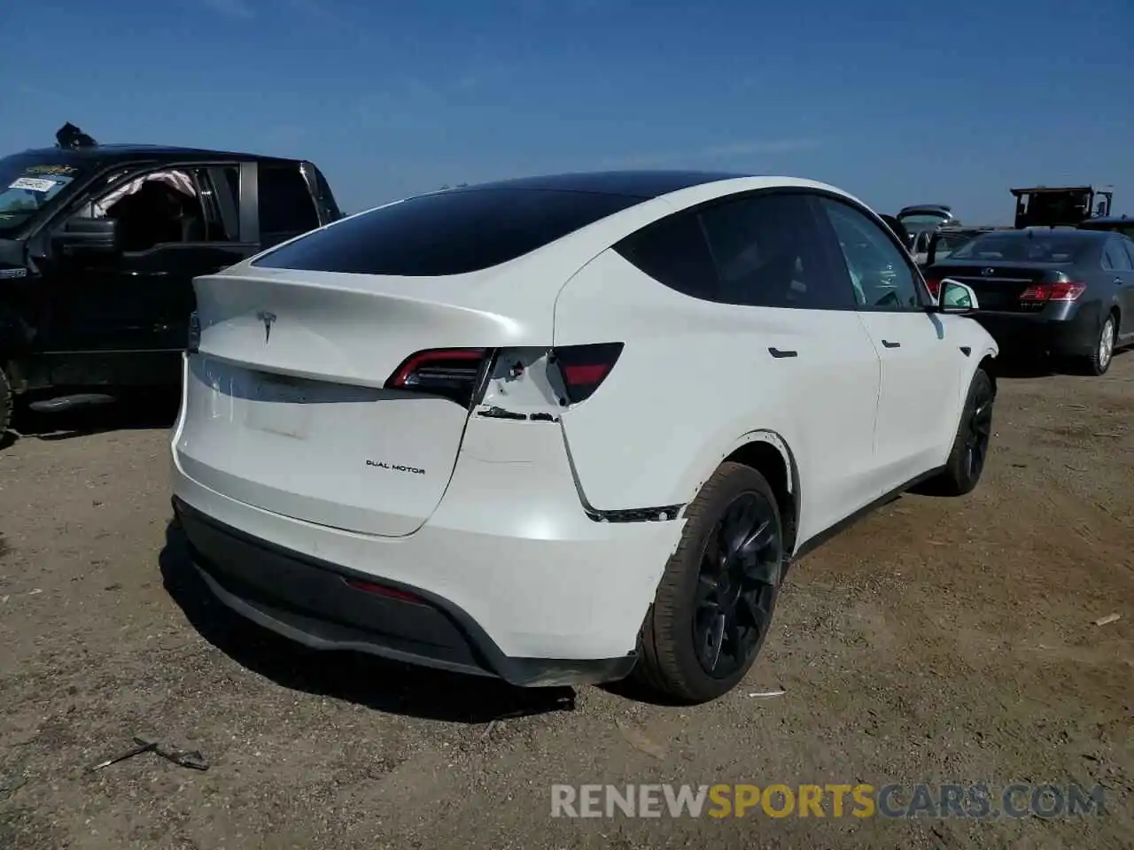 4 Photograph of a damaged car 5YJYGDEE3MF092612 TESLA MODEL Y 2021