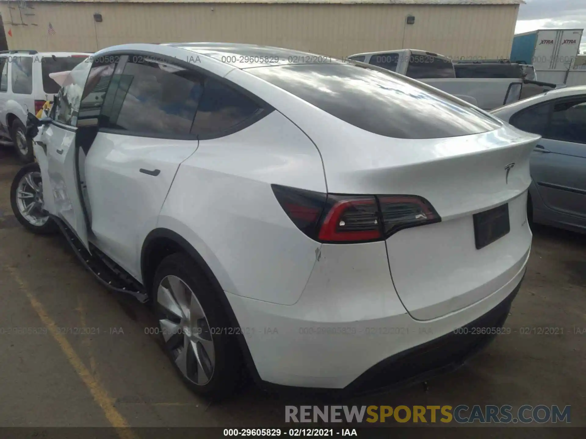 3 Photograph of a damaged car 5YJYGDEE3MF096725 TESLA MODEL Y 2021