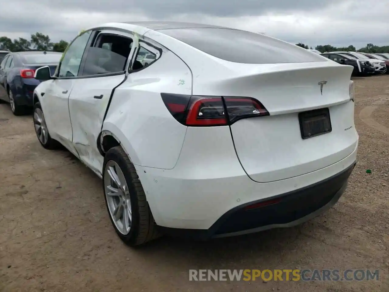 3 Photograph of a damaged car 5YJYGDEE3MF106069 TESLA MODEL Y 2021