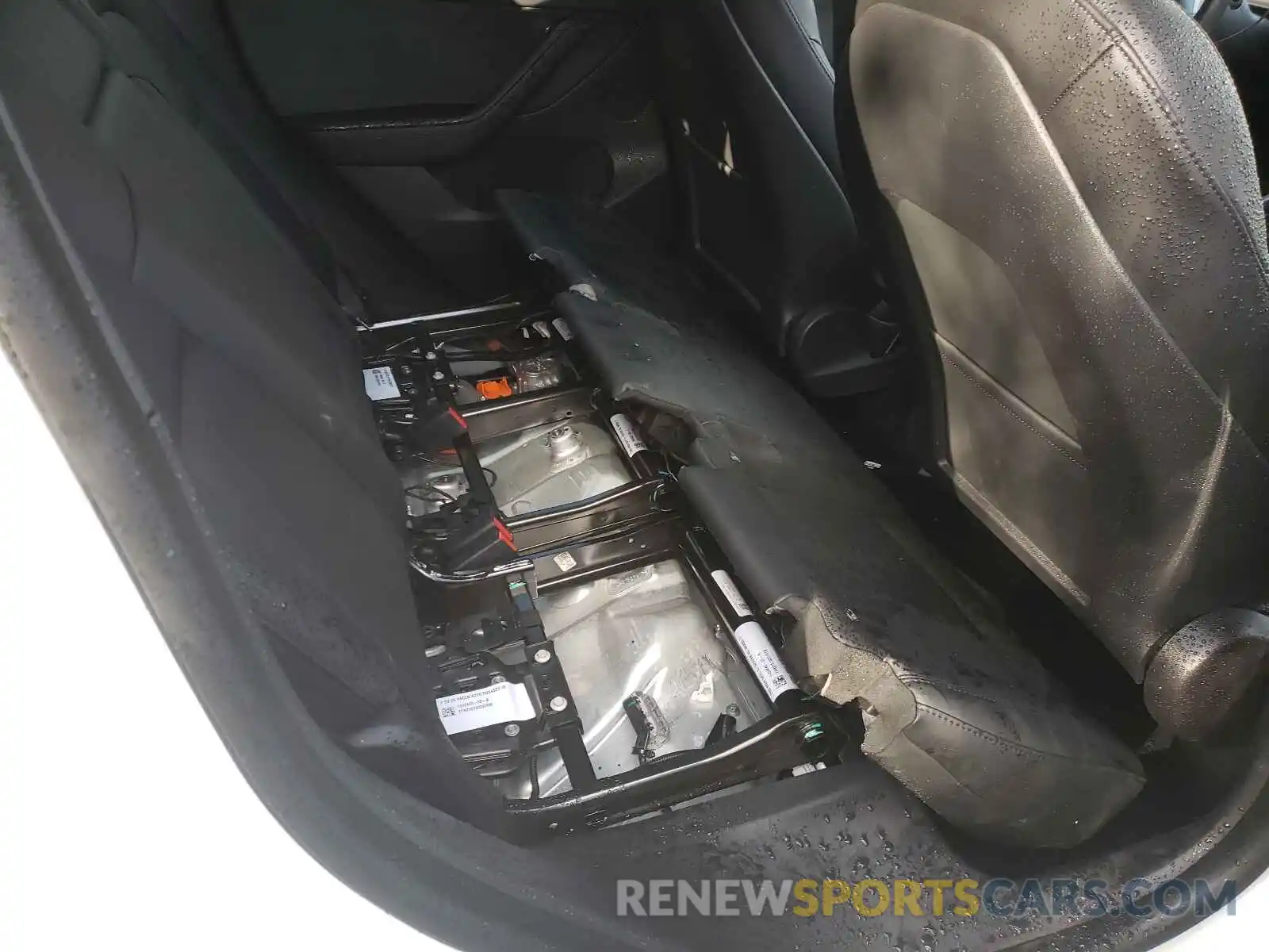 9 Photograph of a damaged car 5YJYGDEE3MF108260 TESLA MODEL Y 2021