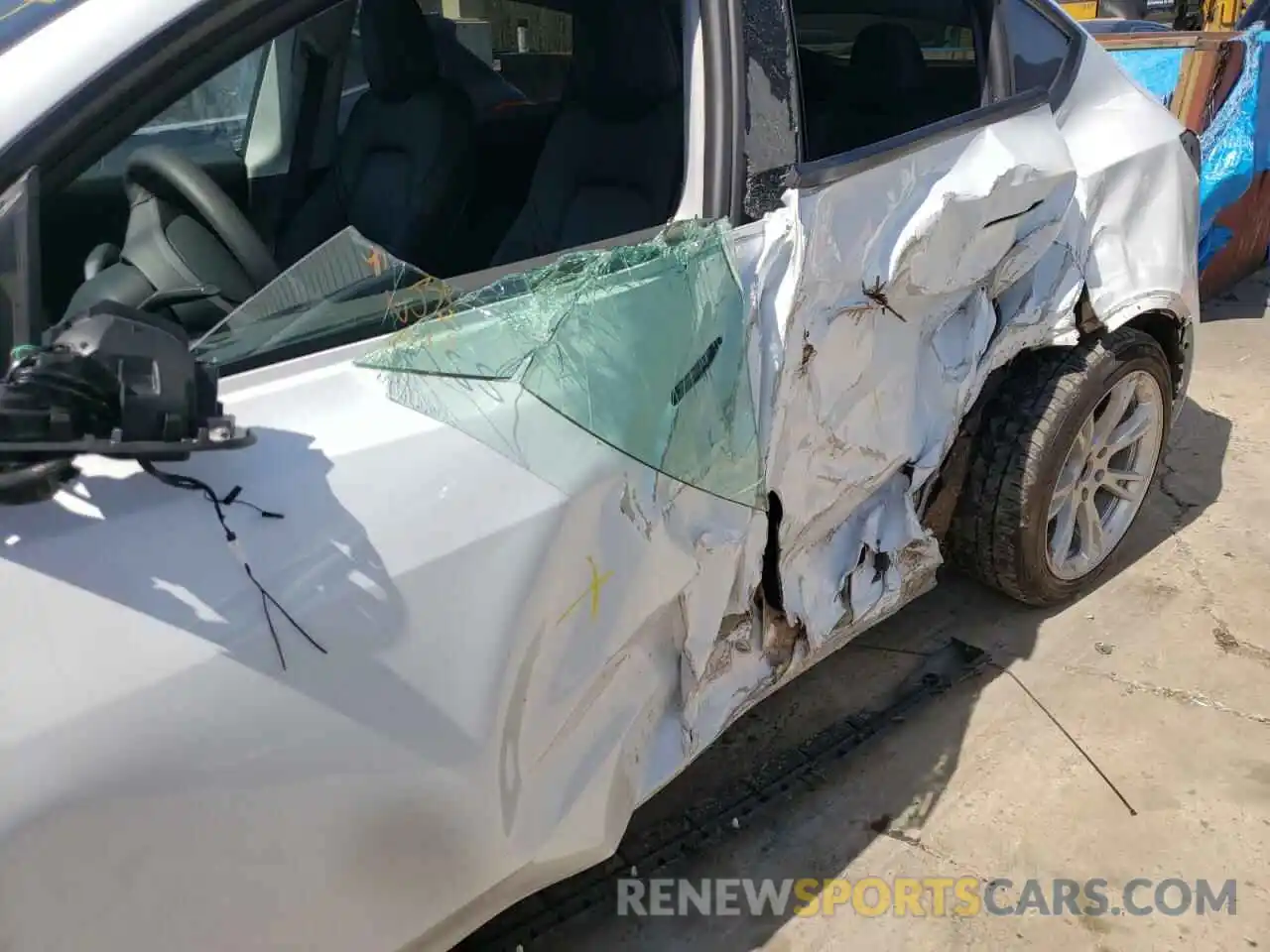 9 Photograph of a damaged car 5YJYGDEE3MF122420 TESLA MODEL Y 2021