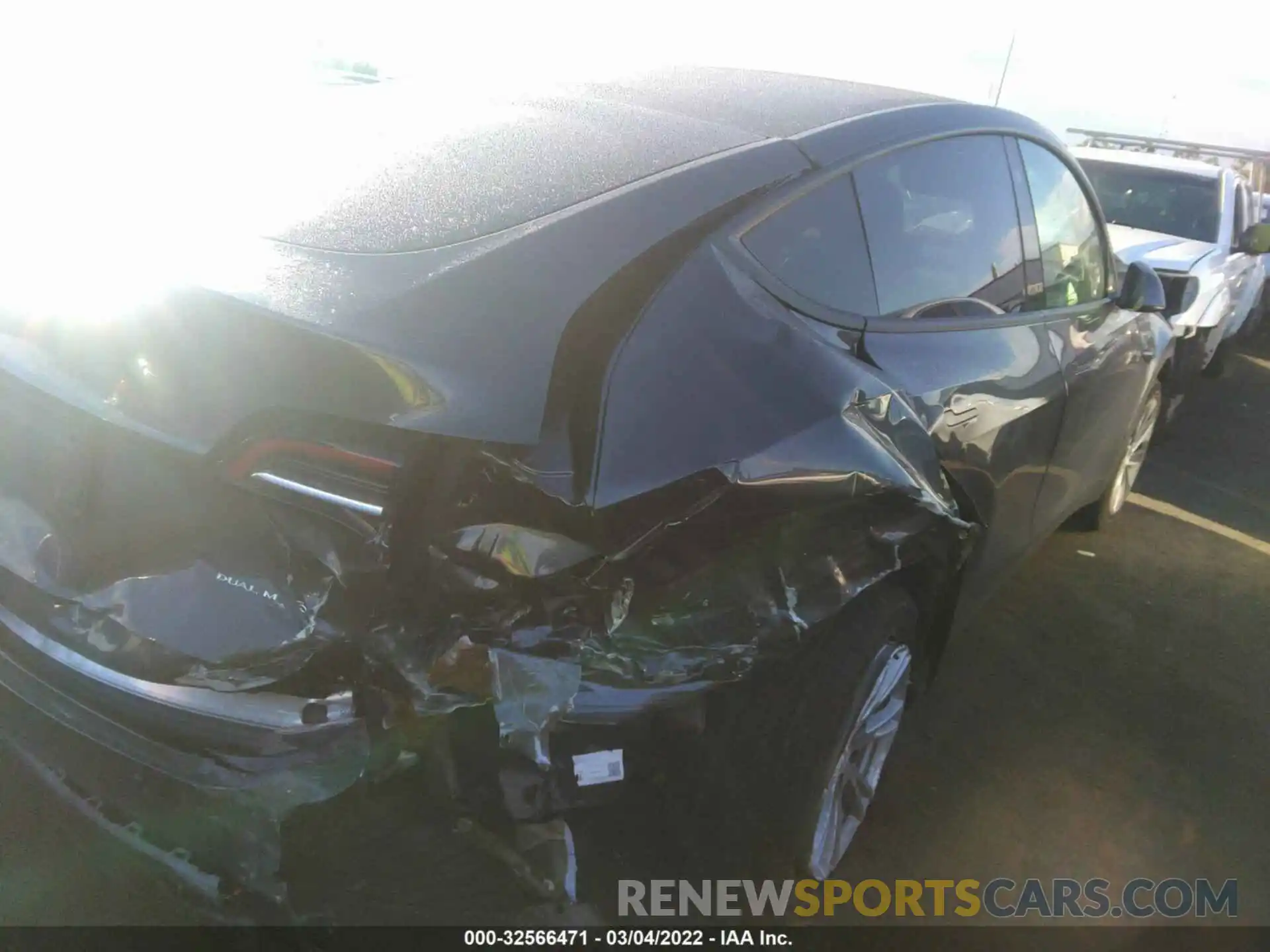 4 Photograph of a damaged car 5YJYGDEE3MF124779 TESLA MODEL Y 2021