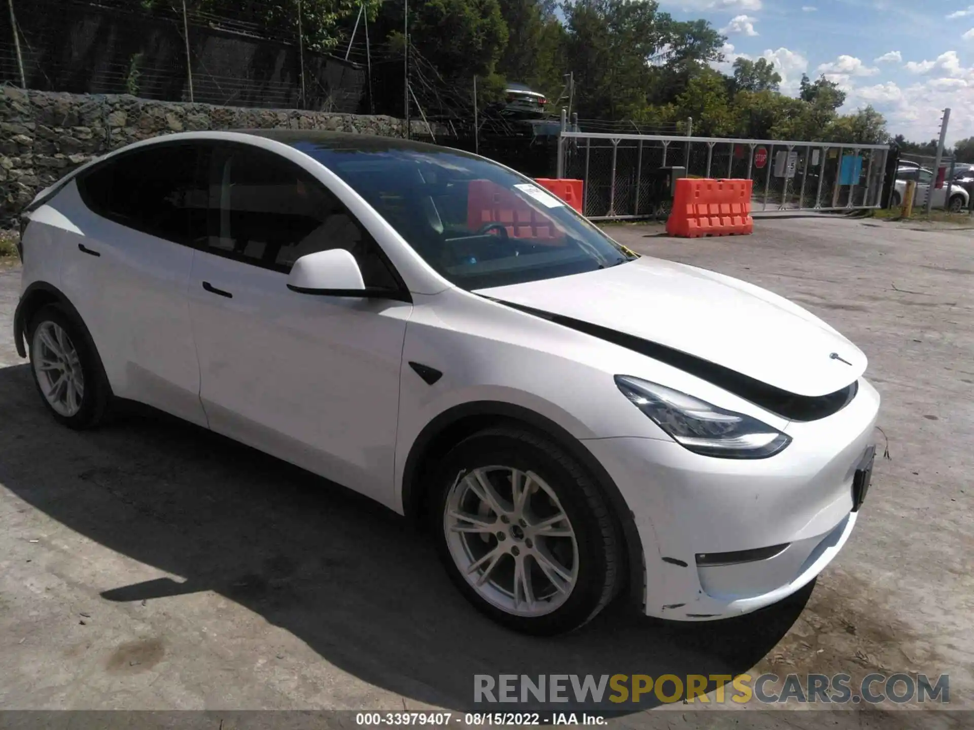 1 Photograph of a damaged car 5YJYGDEE3MF124894 TESLA MODEL Y 2021